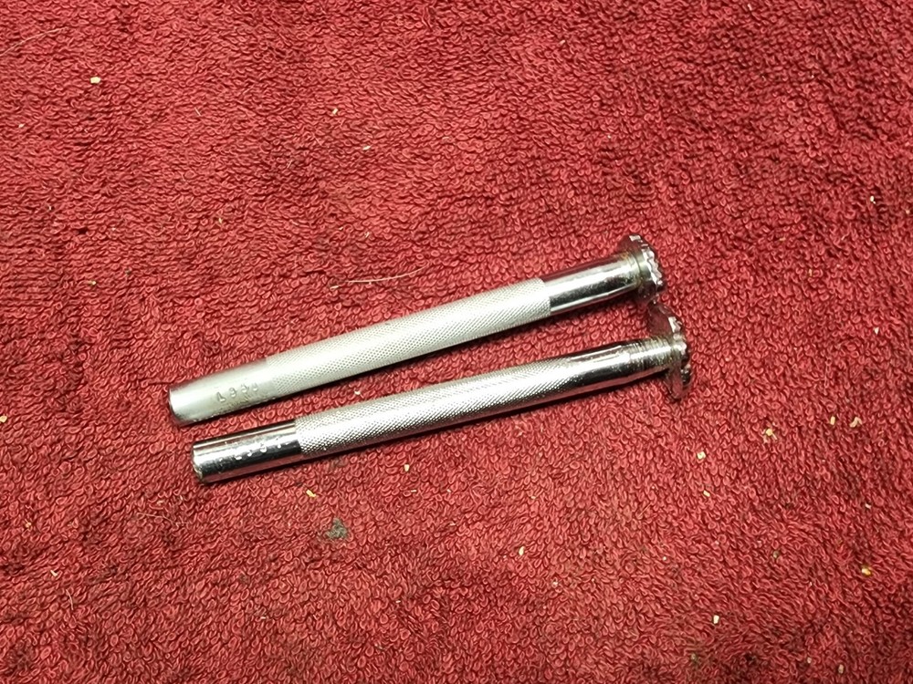 Craftool L950 & L951 Right & Left Leaf Stamps.