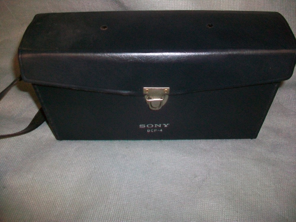 VINTAGE SONY BCP-4 BATTERY PACK & CASE