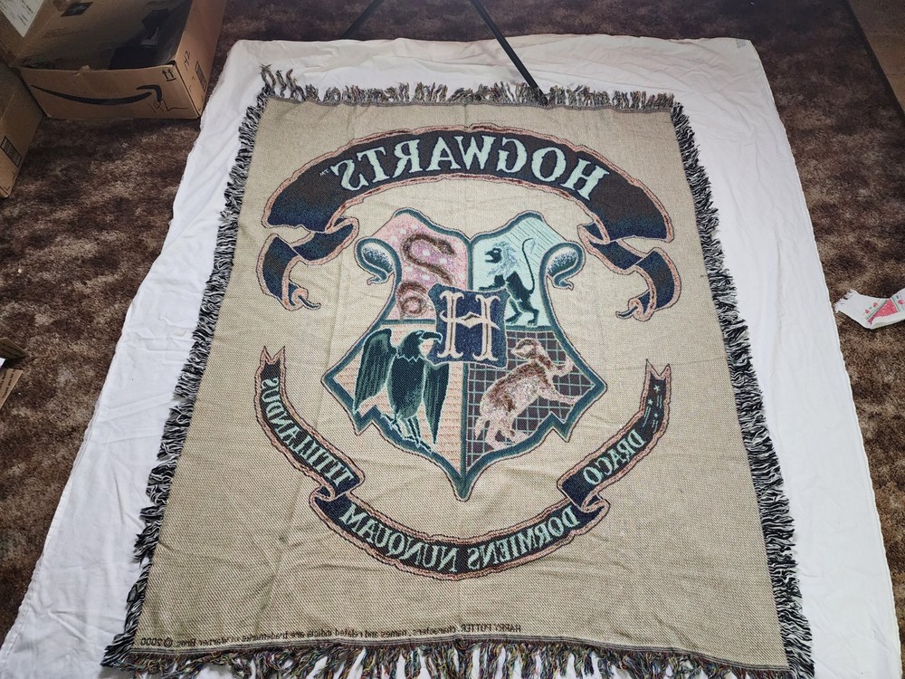 Vtg NwoT Harry Potter Hogwarts Throw Blanket