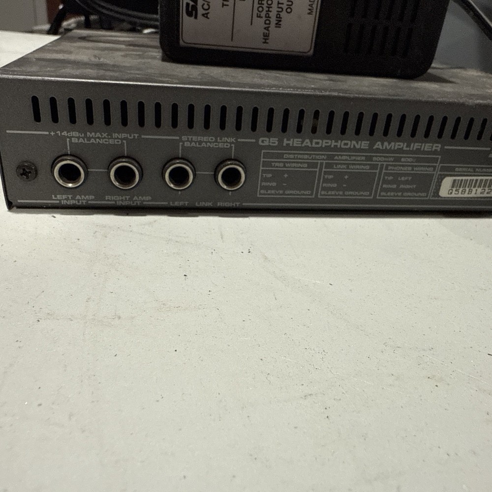 Samson Q5 Headphone Amplifier with Power Supply