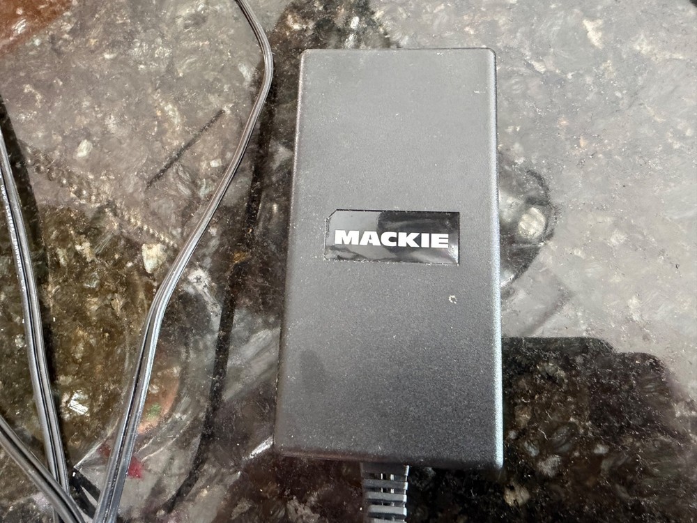Mackie C4 Pro