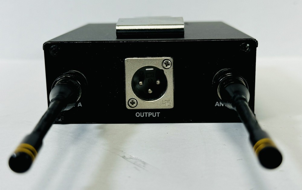 AZDEN 400UDR UHF True Diversity Receiver with Antenna's