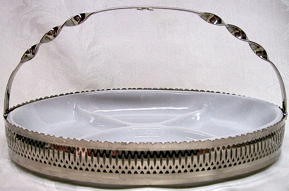 SILVERPLATE DIVIDED FOUR COMPARTMENT WHITE SERVING DISH WITH HANDLE