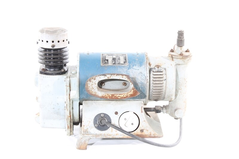 Old Compressor DDR Vintage Workshop Oldtimer GKW