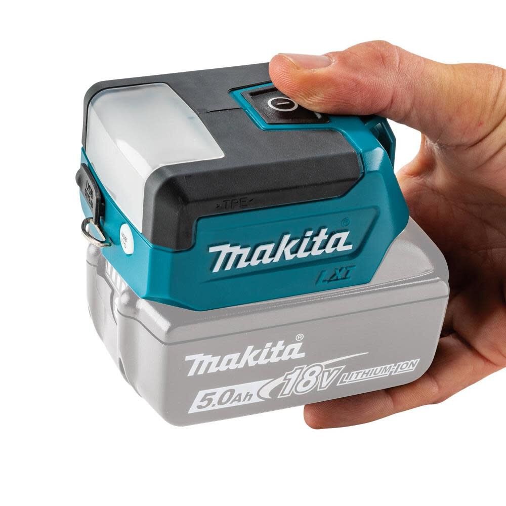 Makita 18V Lxt Compact L.e.d. Flashlight/power Source (Bare Tool)