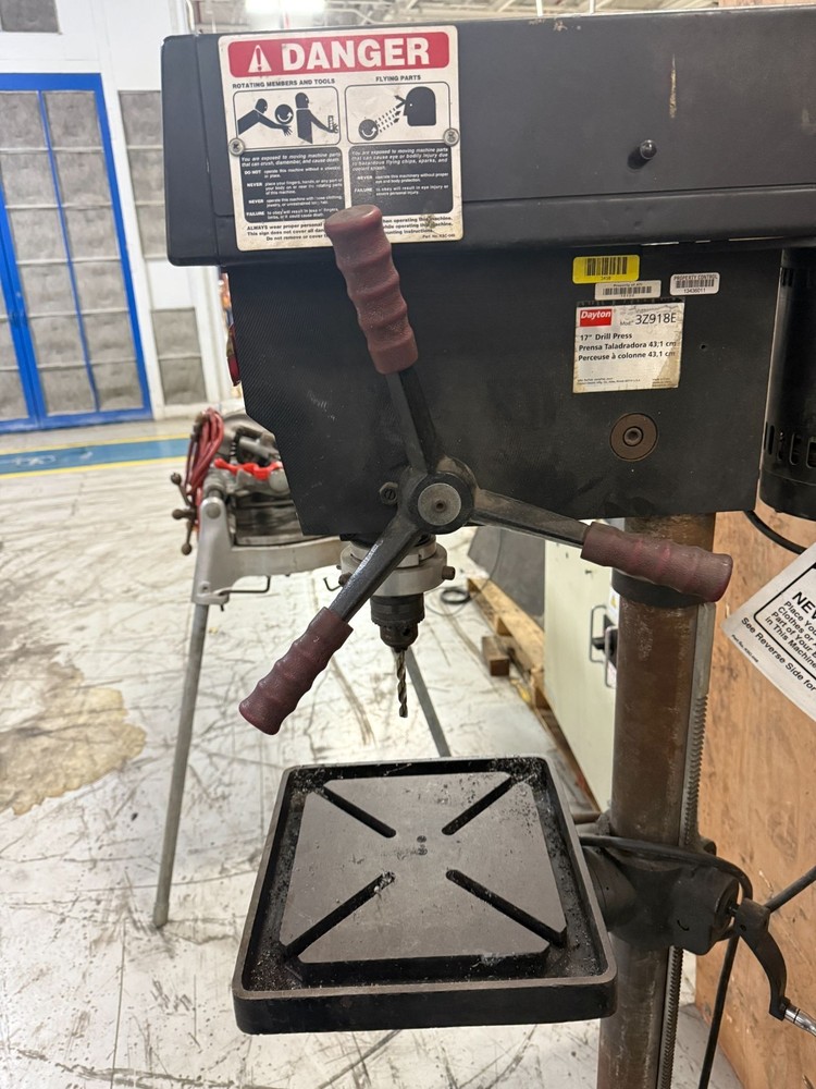 DAYTON 3Z19E 17" DRILL PRESS USED