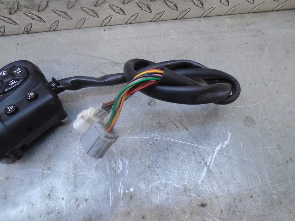 2017 Triumph Trophy 1215 SE OEM AUDIO HANDLEBAR SWITCH VERY NICE