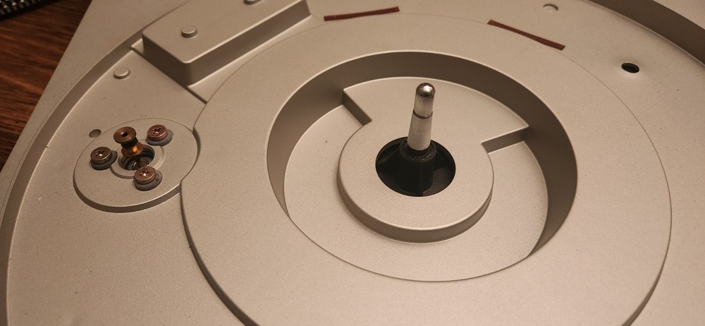 Technics SL-220 Frequency Turntable w Audio-Technica ATMV95E Cartridge/Headshell