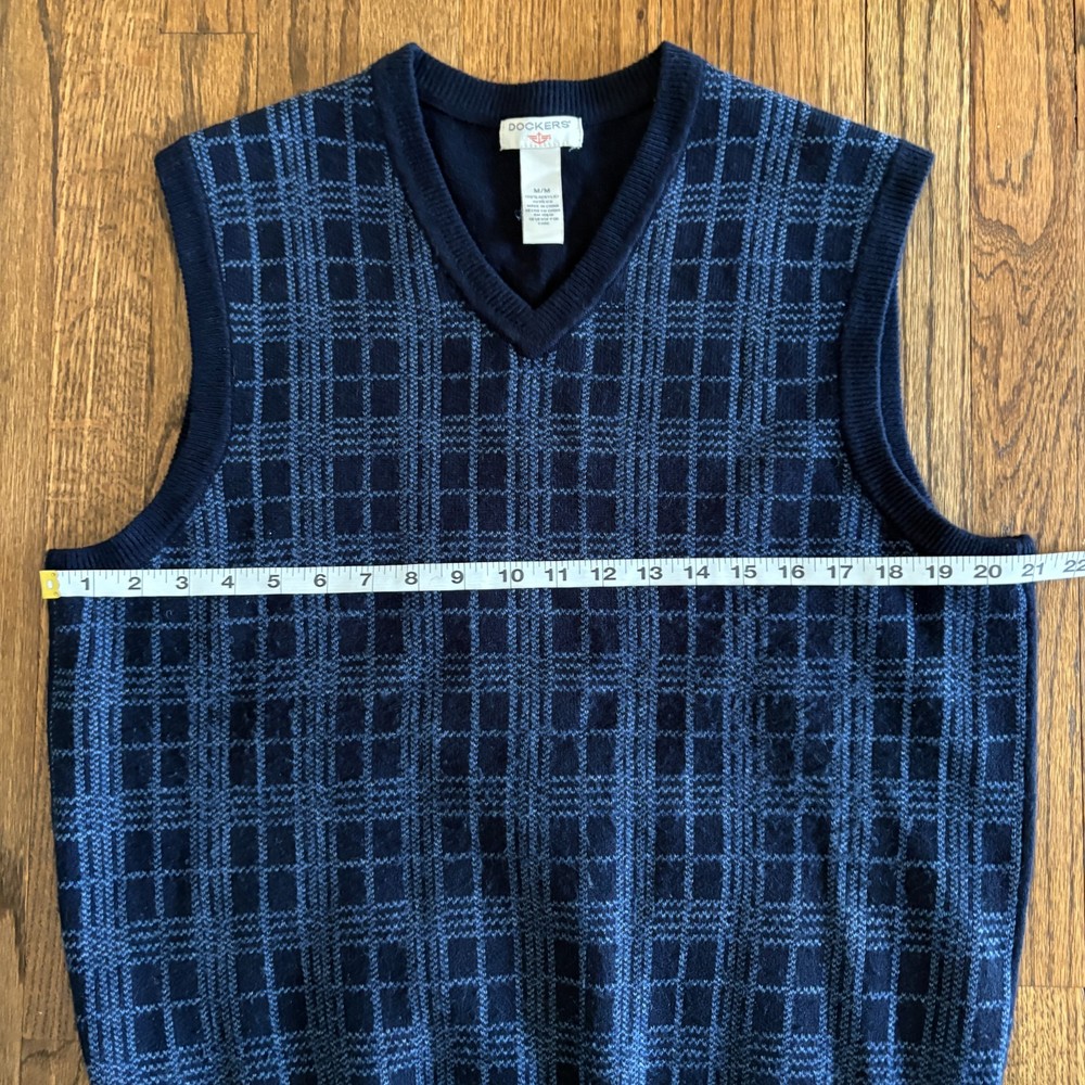 Dockers Vest Sweater Mens Blue Plaid Pattern 100% Acrylic Size Medium
