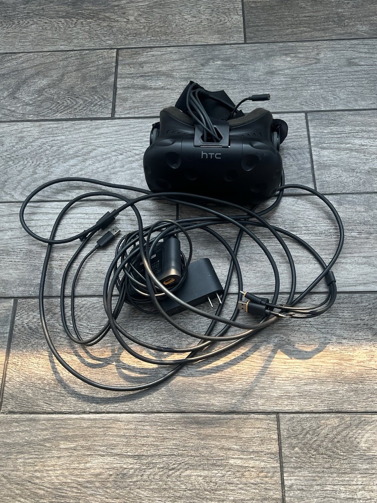 HTC Vive Virtual Reality Headset Only with Link Box & Cables