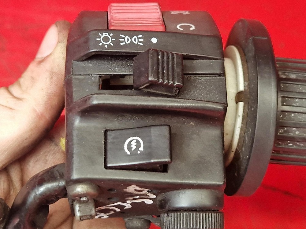 1999 SUZUKI RF 900 RIGHT SWITCH GEAR