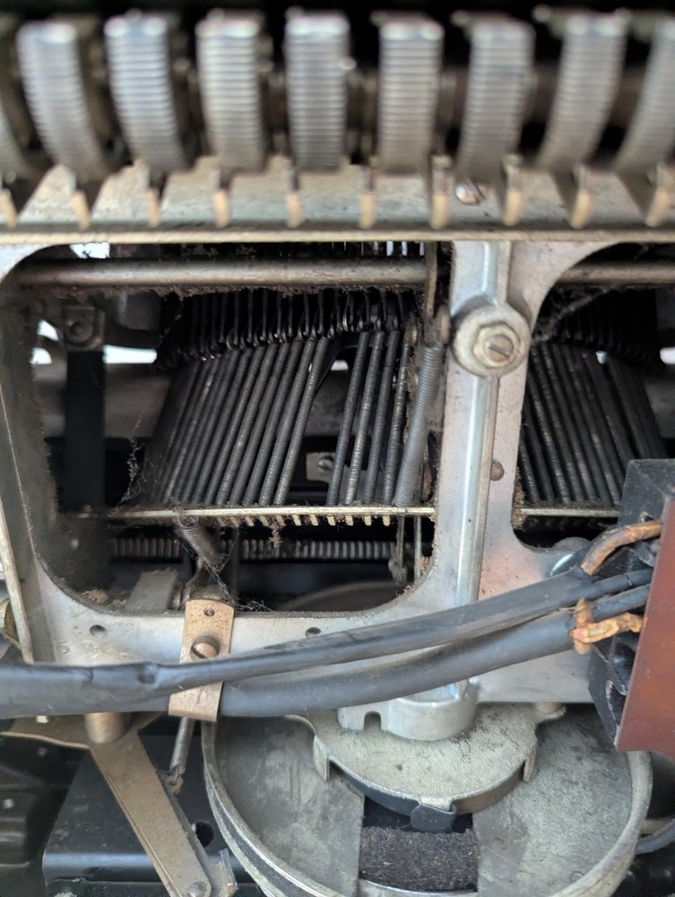 Electromatic Electric Typewriter Model A (1) ?- IBM - works Needs refurbishing