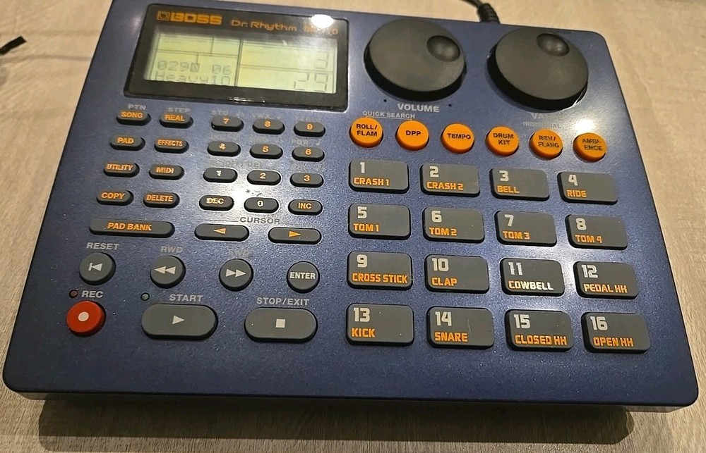 Boss DR-770 Dr. Rhythm Programmable Drum Machine, Built-in Effects, Digital. Ac