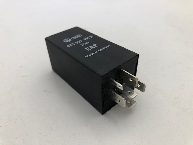 Audi 12 V Relay Control Module OEM 443927351B