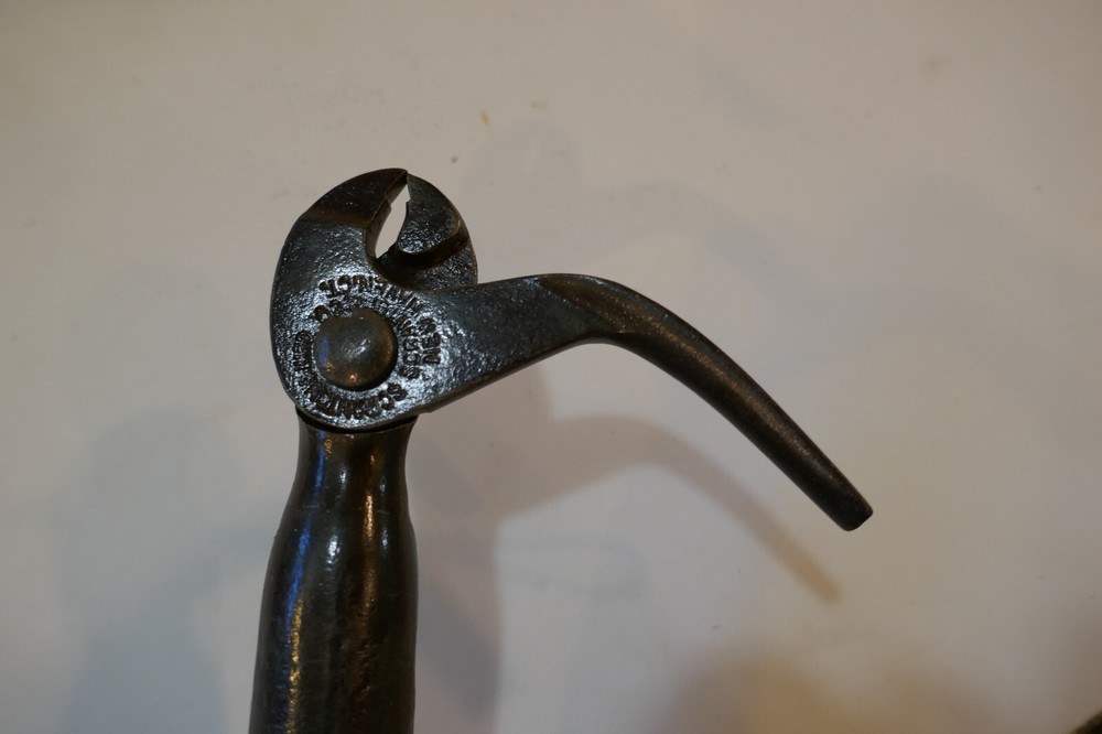 Oddball Antique Scranton Round Handle Cast Iron Nail Puller