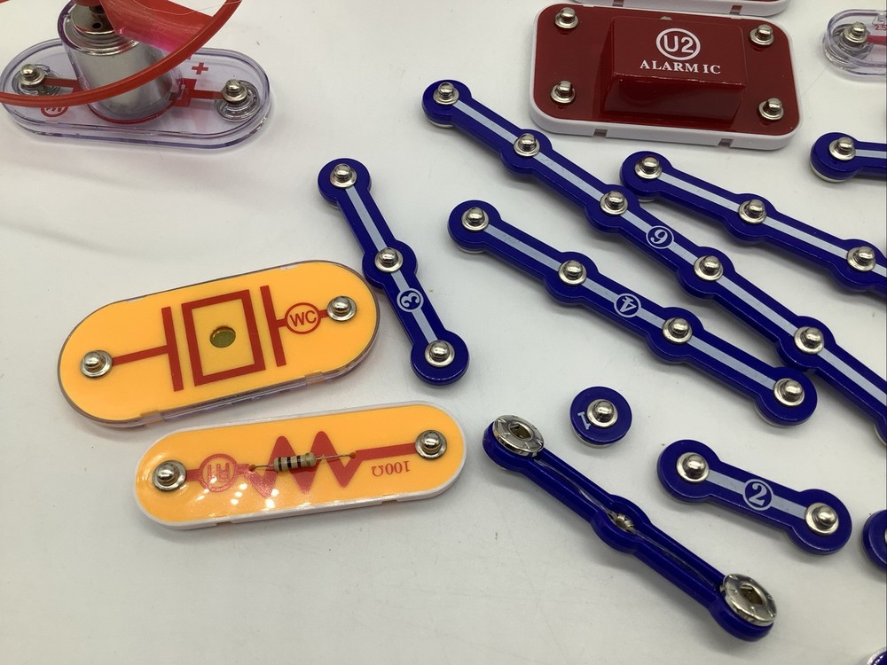 Snap Circuits lot