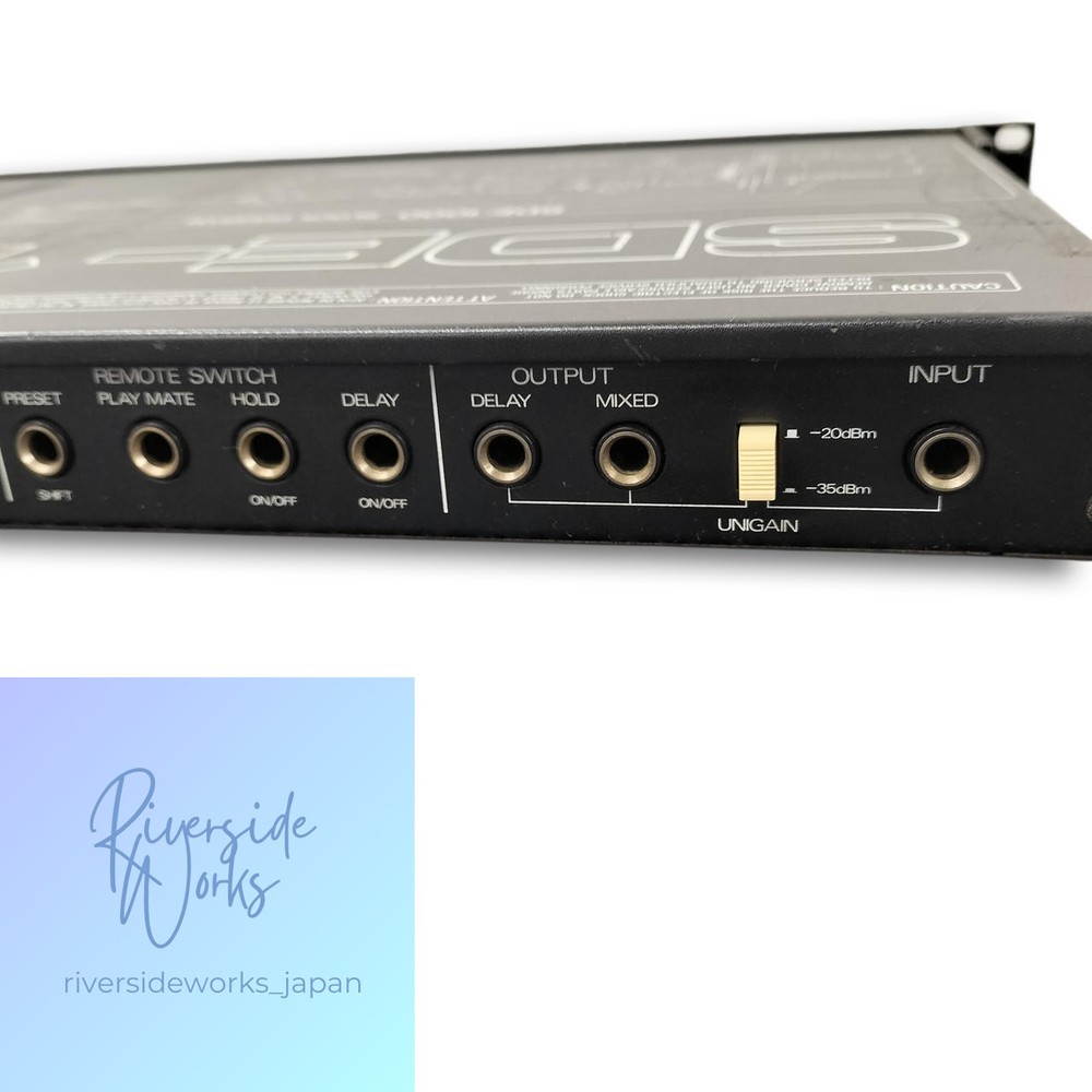 ROLAND SDE-1000 Digital Delay Unit