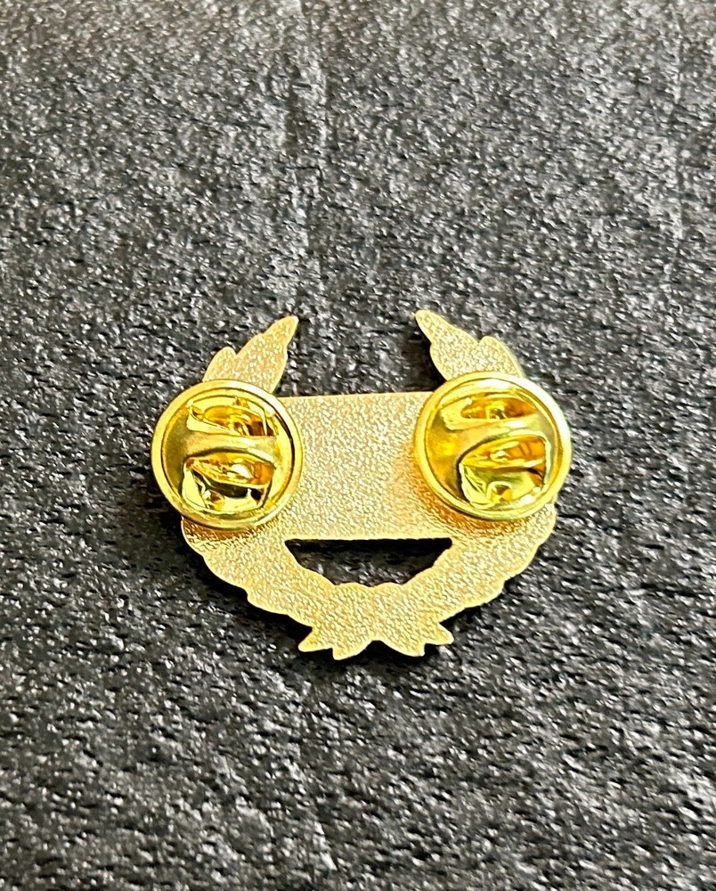 ARMY MOM WREATH PIN