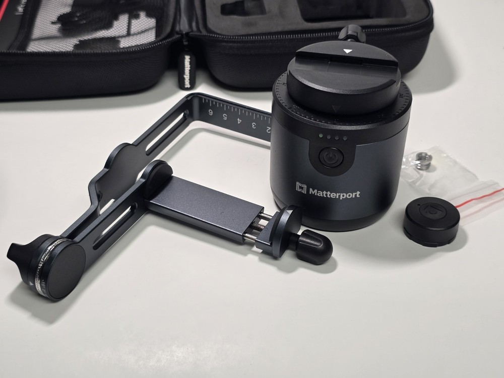 Matterport Axis Motorized Mount for Smartphone Remote Control Adjustable