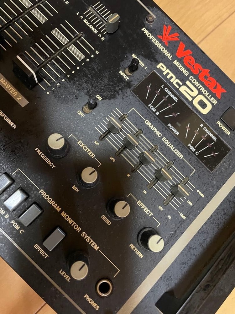 VESTAX PMC-20 Professional DJ Mixer with Graphic Equalizer Controller
