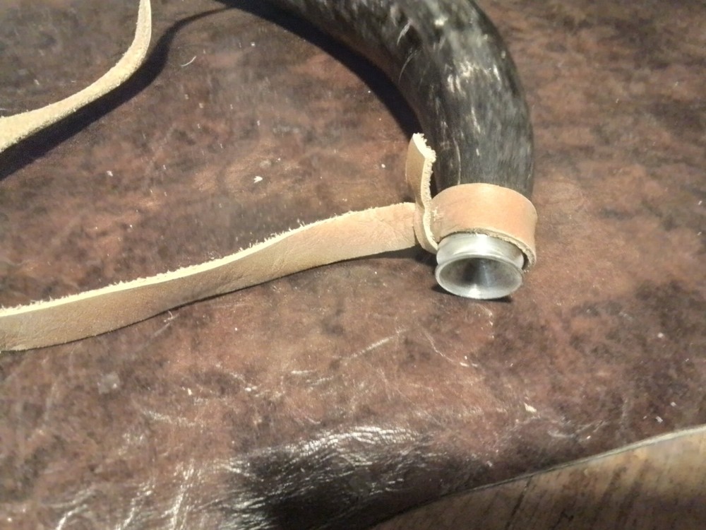 AUTHENTIC 11" LARGE BLACK POWDER HORN FUNCTIONAL OR DECORATION CORD STRAP