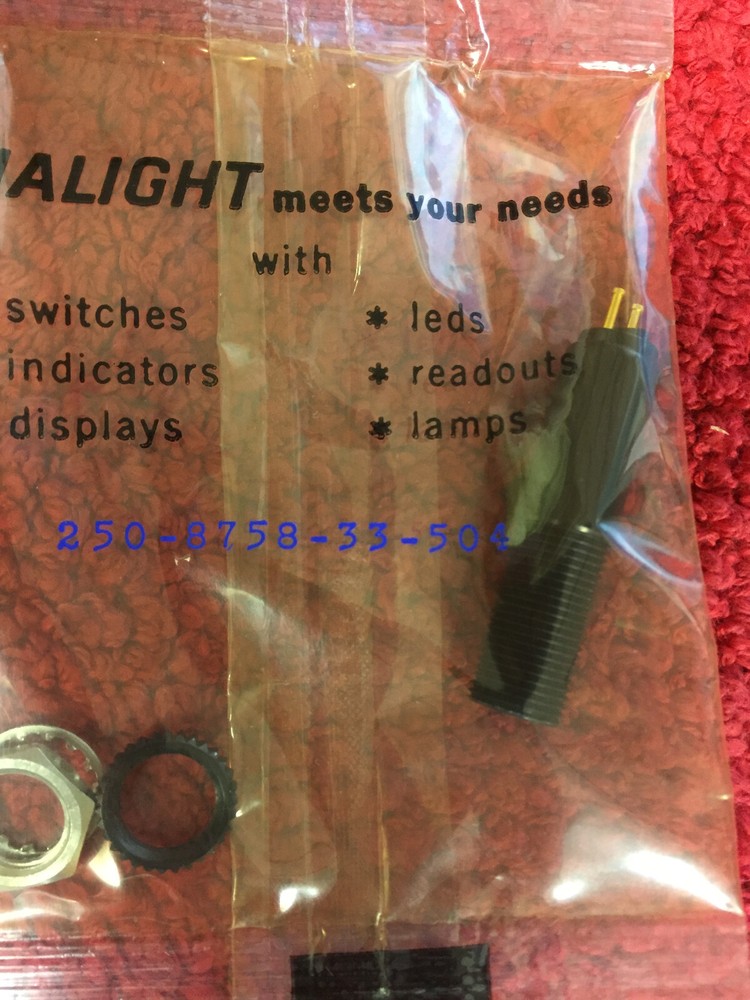 250-8758-33-504   DIALIGHT HOLDER
