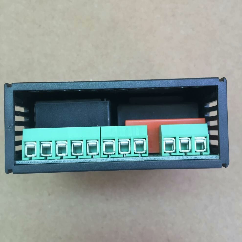 1PCS NEW CR06CX 5N0C1 temperature controller