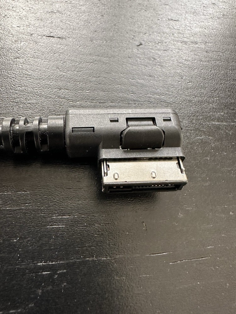 AUTHENTIC MERCEDES BENZ MEDIA INTERFACE CABLE iPHONE iPOD AUX B 67 82 4578 OEM
