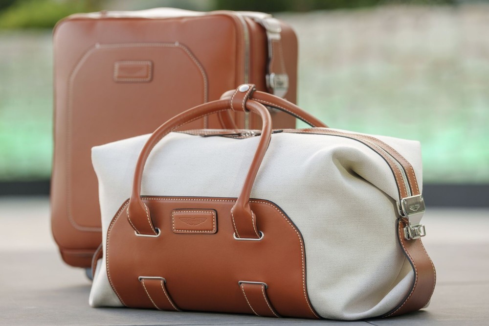 Aston Martin Medium Cream & Tan Holdall