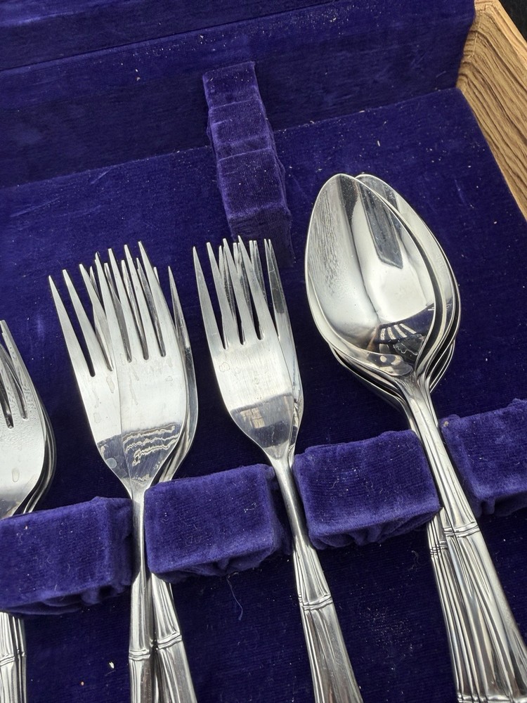 Bamboo Flatware 80 Pieces ABSOLUTELY FABULOUS! Stainless. Service For Eight