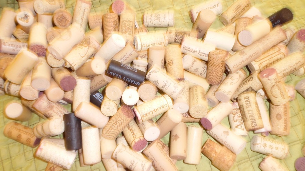 280 Assorted Wine Corks Mixed Synthetic and mostly natural