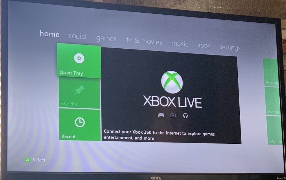 Microsoft Xbox 360 Console Bundle NewPowercord Ghost Controllers READdescription