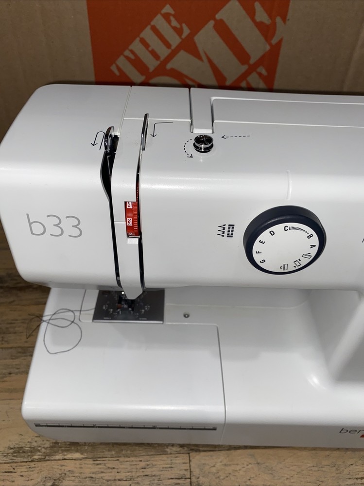 Bernette 33 Swiss Design Sewing Machine
