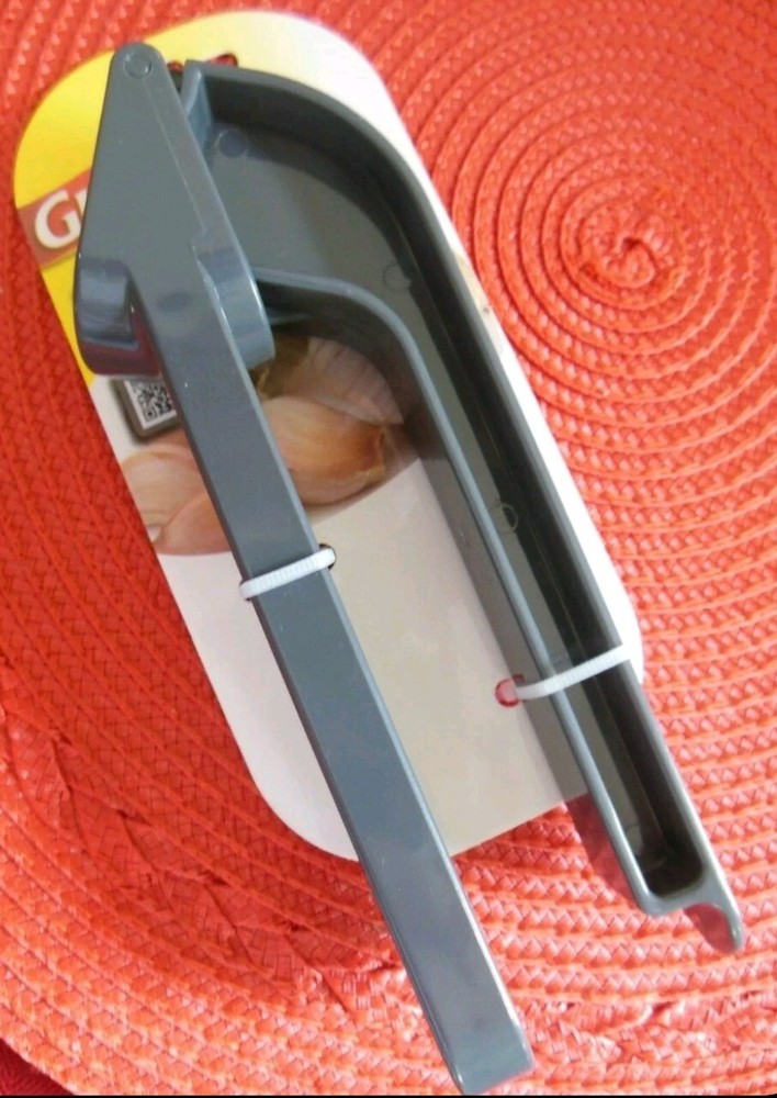GLAD **{  GARLIC  PRESS  }*** Free  Shipping**