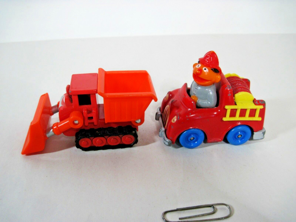 Bob the Builder Muck Bulldozer Dump Truck & Ernie Muppet Fire Engine Toys