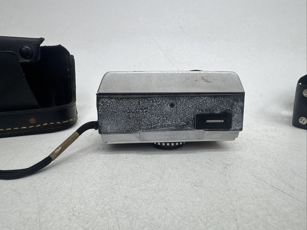 VINTAGE KODAK INSTAMATIC 400 CAMERA