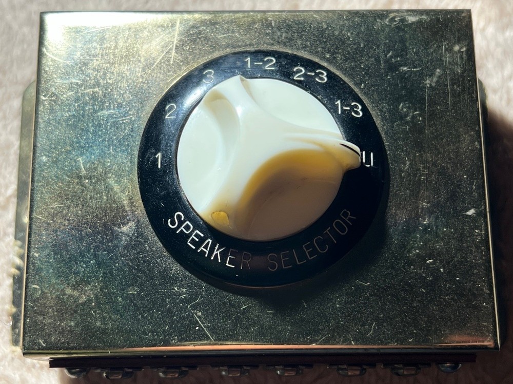 Multi-Speaker Selector Vintage