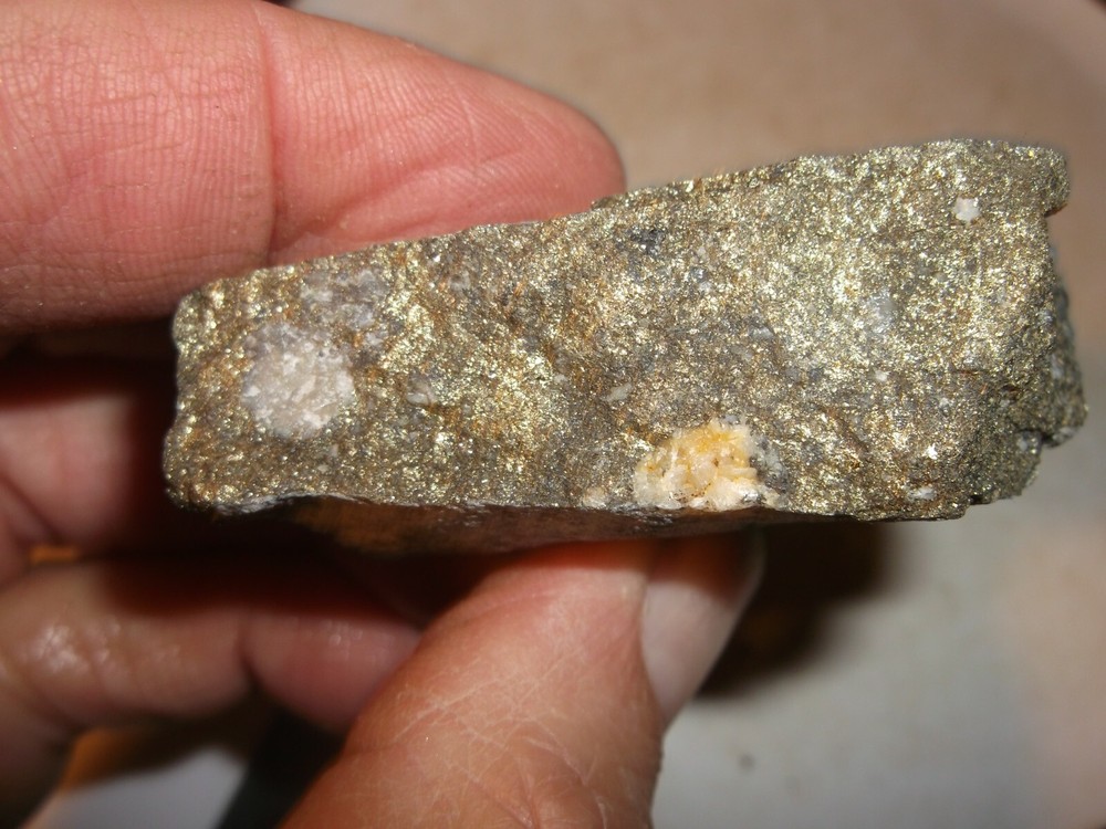 Gold, silver, copper, 76 grams samples ,ore high grade .