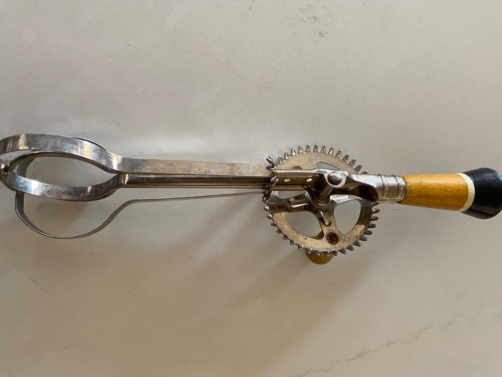 Vintage Ecko Rotary Hand Egg Beater