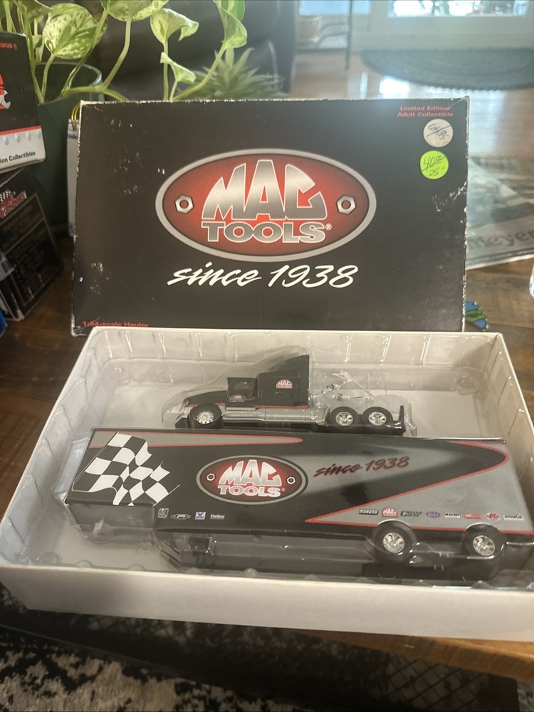 1998 Limited Edition Mac Tools Racing Semi Tractor Trailer Die-Cast