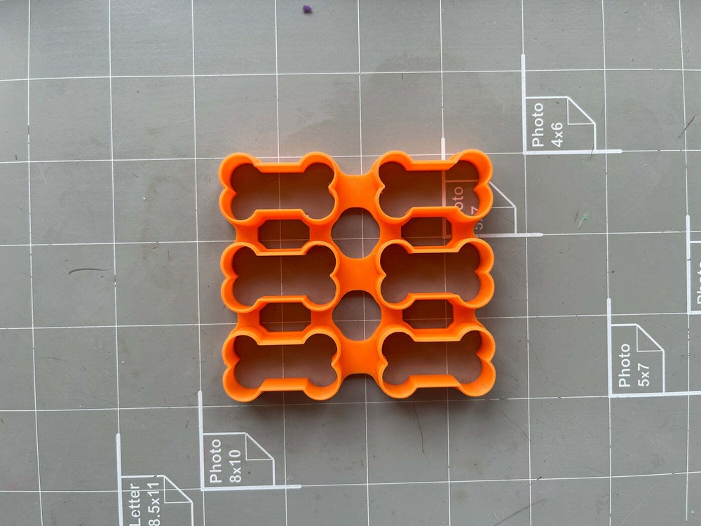 Tiny Dog Bone Multicutter (1.25”x6 bones)