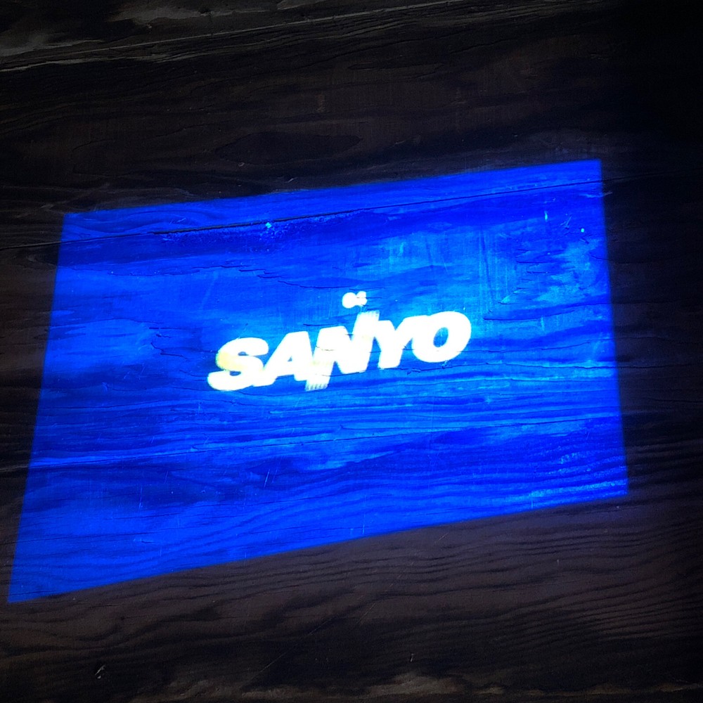 Sanyo PLC-XU48 Pro XtraX Multiverse Projector