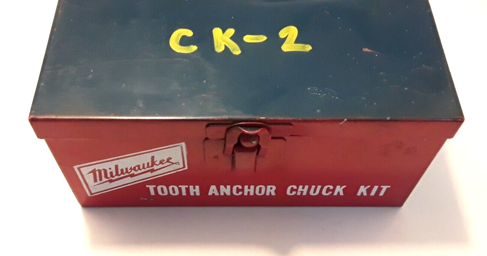 Milwaukee Tooth Anchor Chuck Set in Metal Box E5