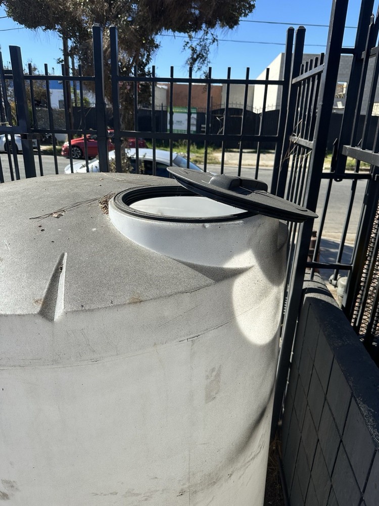 800g Poly Water Storage Tank. Excellent Cond.