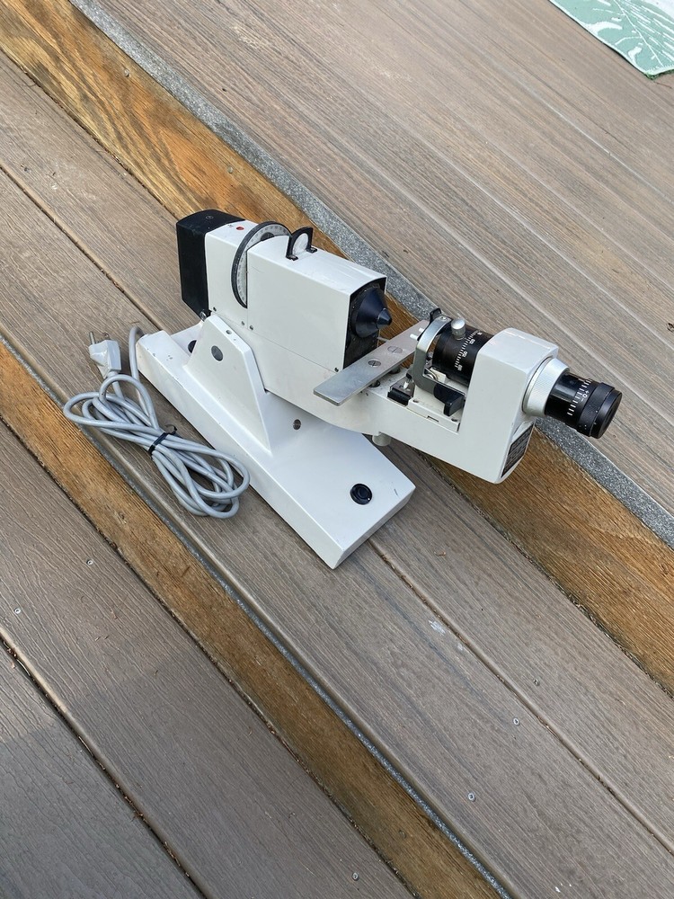 Burton 2020 Lensmeter