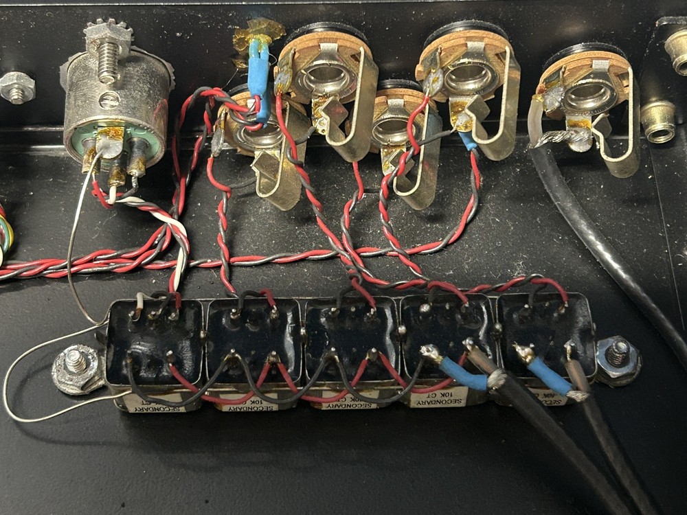 Custom Built Multi Amplifier Splitter Controller MIDI Iso Tranformers Axess Elec