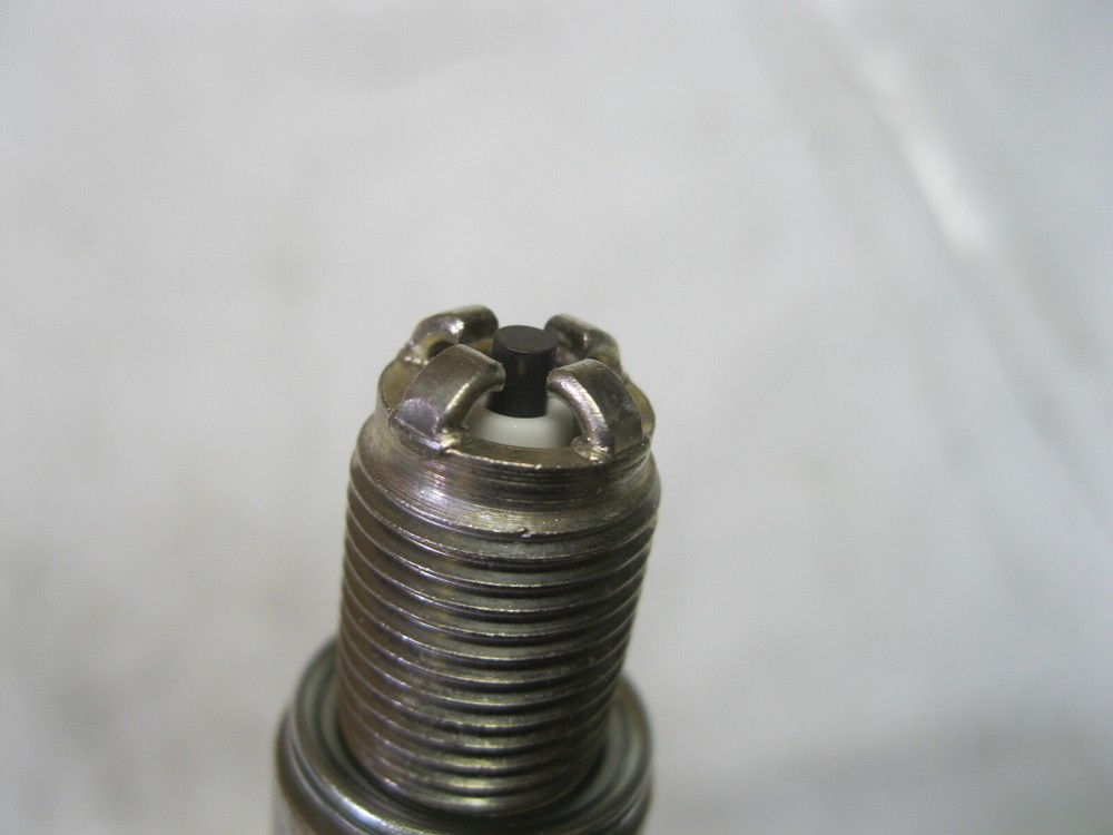 4 Spark Plugs DENSO 3104 W25EDR14 (4 pack)