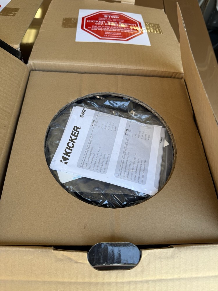 2 KICKER CompR 8" 2 Ohm 300W Subwoofer