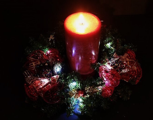Lighted Christmas Candle Ring 5.5" Inside D./11" Outside D w/Mesh Ribbon Note