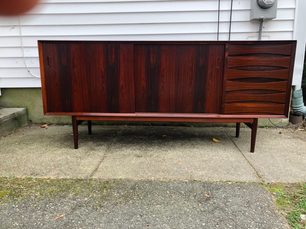Arne Vodder Rosewood Sideboard Model 29 produced by Sibast